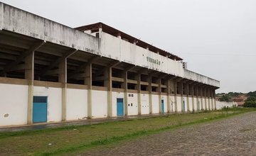 Estádio Tibério Nunes, em Floriano (PI) (Foto: APARECIDA SANTANA)